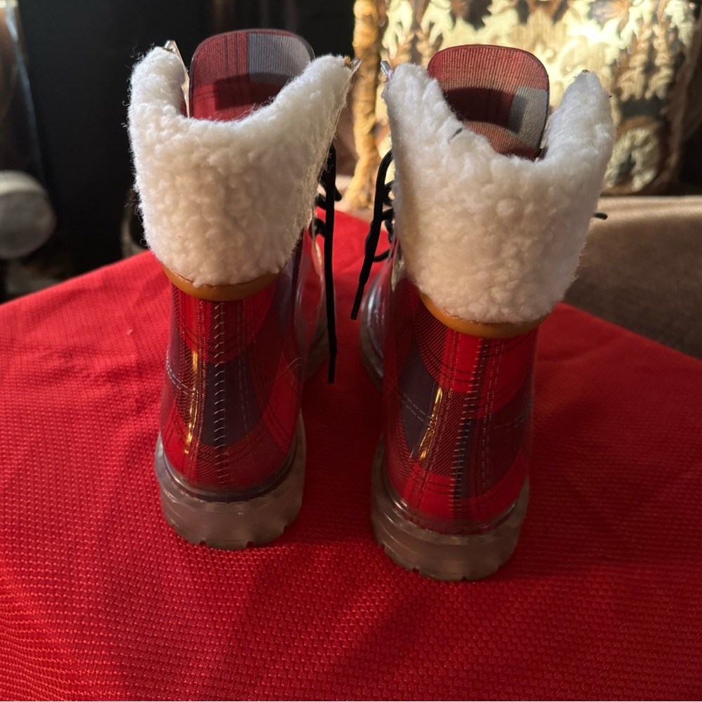 Kenneth Cole boots lined with soft fur, red and blue check color, size 8